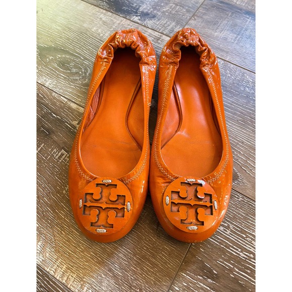 Tory Burch Reva Ballet Flats Womens 7 M Orange Patent Leather Shoes Slip On - Picture 2 of 5